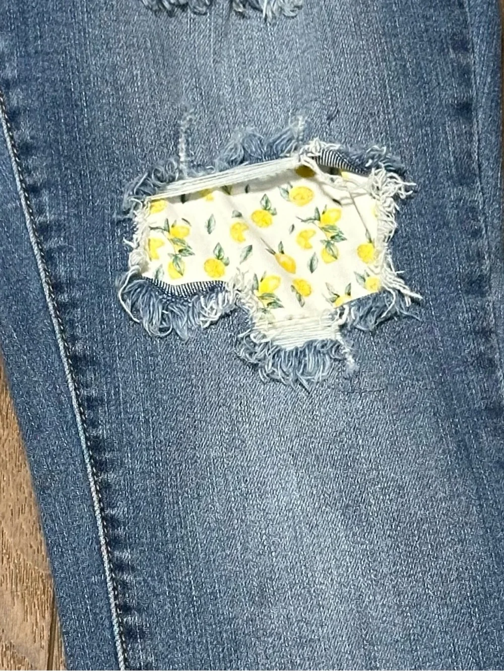 Judy Blue High Waist Lemon Patch Skinny Jeans Distressed 11/30
